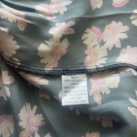 Black Floral Print Wide Leg Romper - Picture 4 of 5